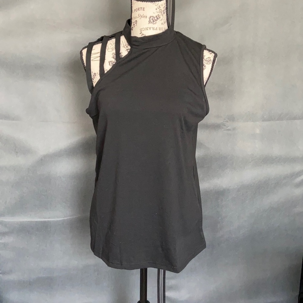 SHEIN sleeveless top